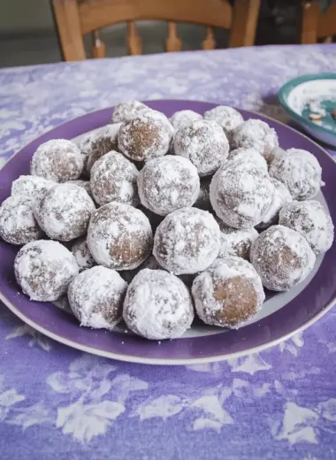 Cinnamon Balls