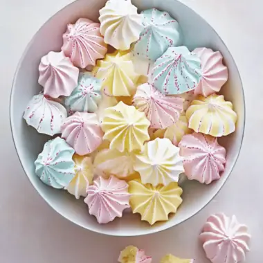 Mini Meringue Kisses