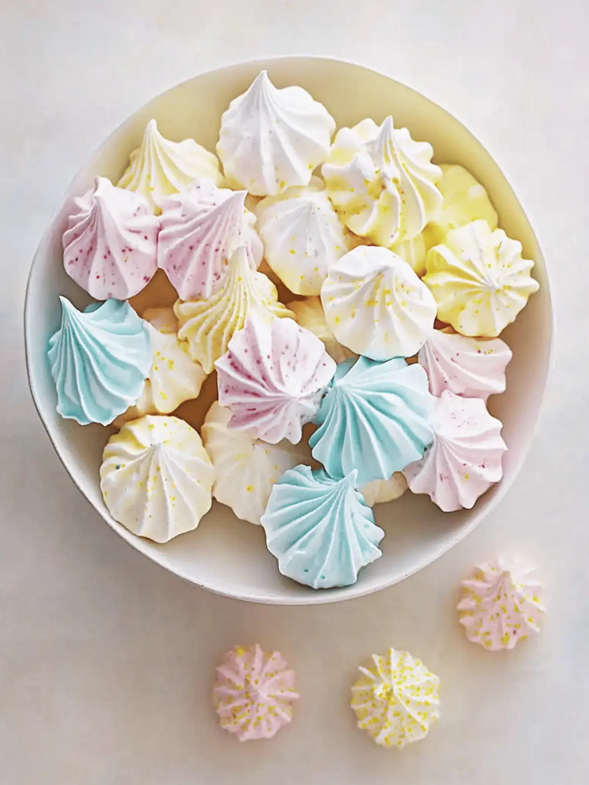 Mini Meringue Kisses