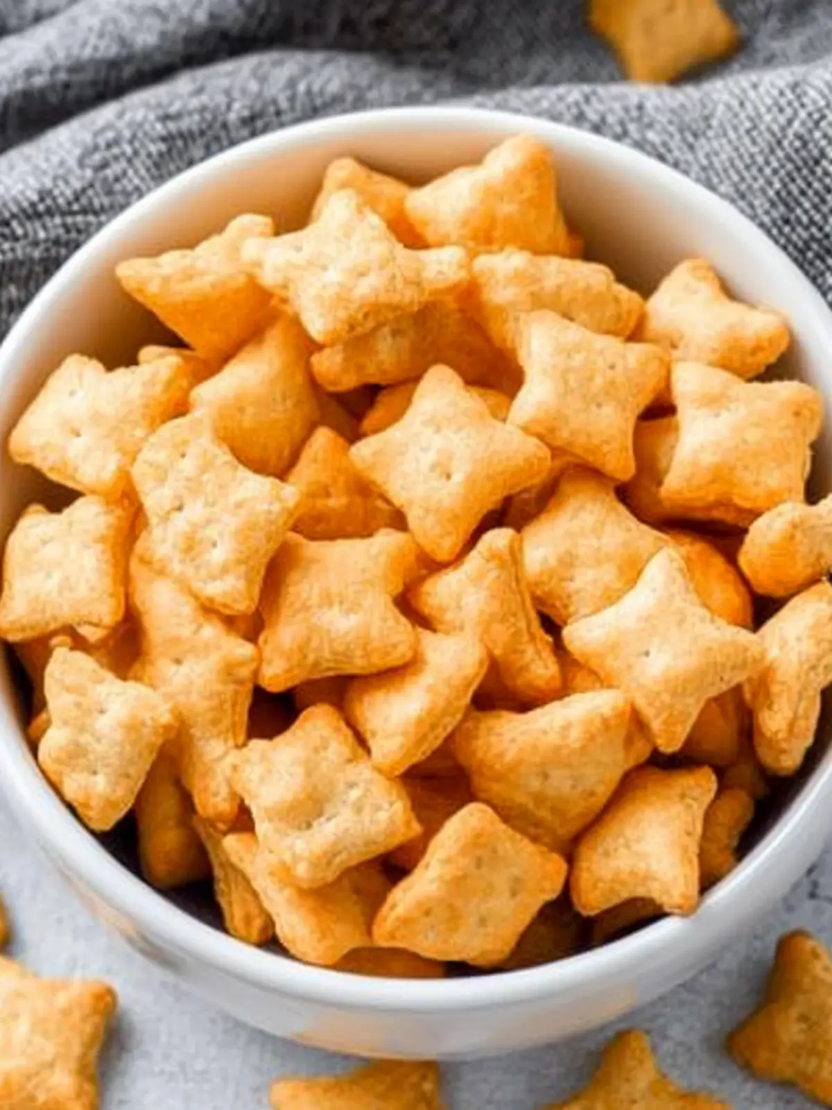 Crispy Homemade Cheese Crackers You’ll Love to Snack On 2 Homemade Cheese Crackers