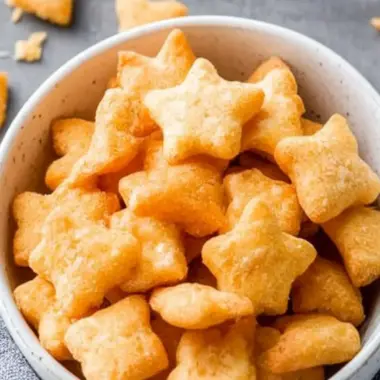 Crispy Homemade Cheese Crackers You’ll Love to Snack On 9 Homemade Cheese Crackers