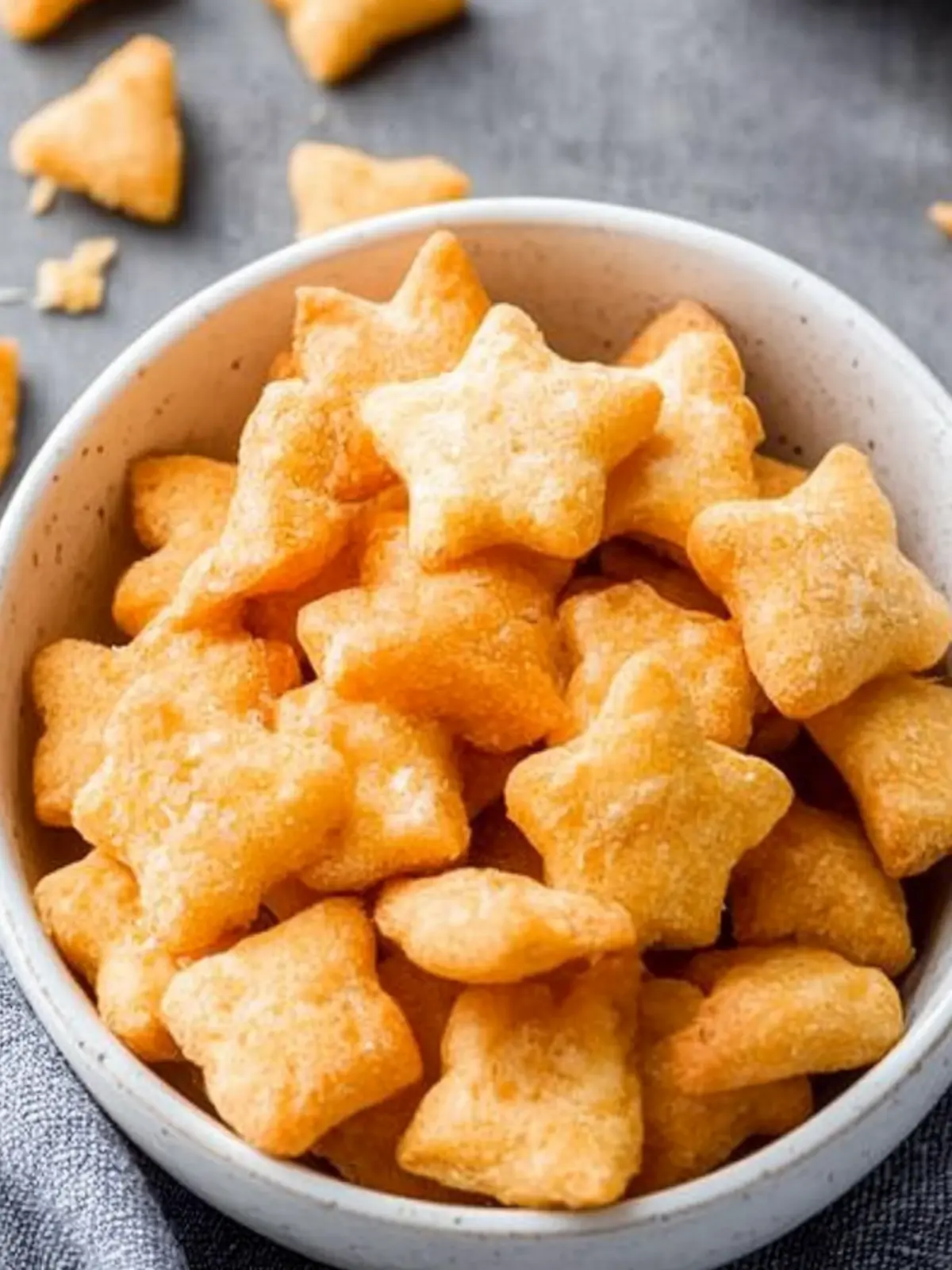 Crispy Homemade Cheese Crackers You’ll Love to Snack On 5 Homemade Cheese Crackers