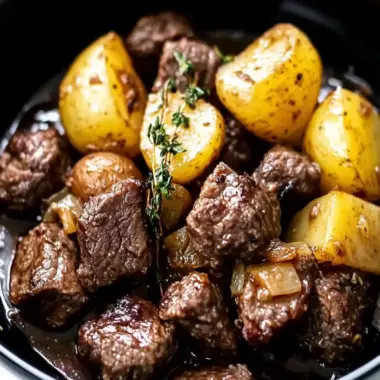 Garlic Butter Beef Bites with Potatoes: Cozy Comfort Done Easy 10 Garlic Butter Beef Bites with Potatoes