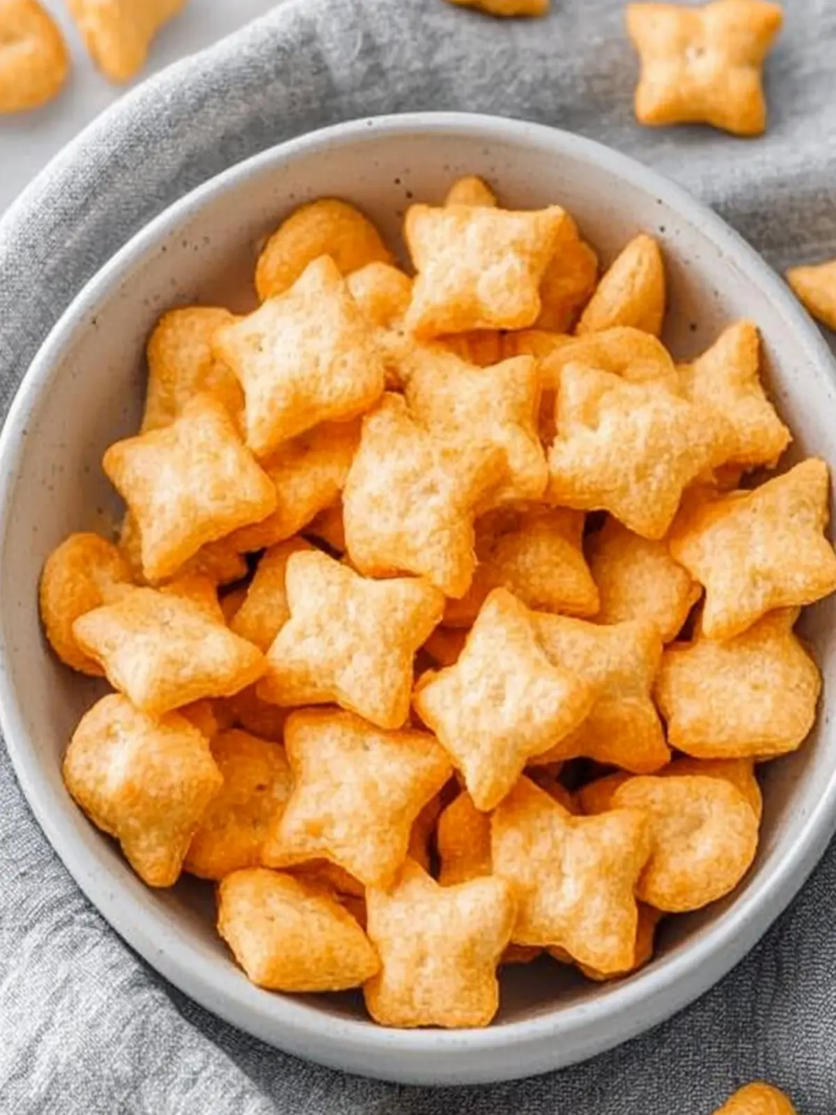 Crispy Homemade Cheese Crackers You’ll Love to Snack On 3 Homemade Cheese Crackers