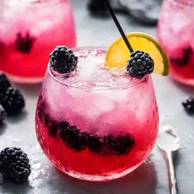 Blackberry Bramble Cocktail: Refreshing Spring Sipper Delight 10 Blackberry Bramble Cocktail