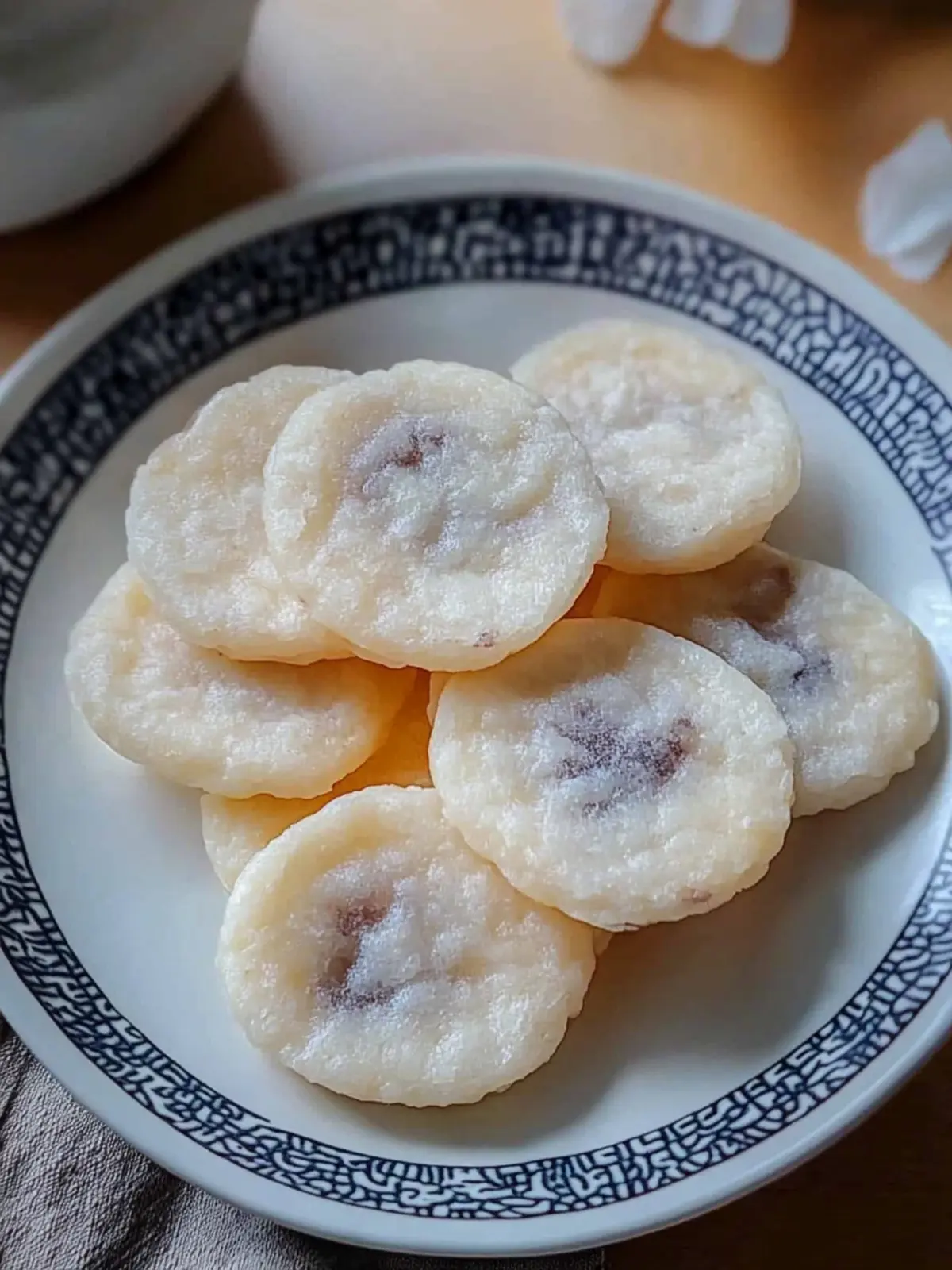 Chewy Glutinous Rice Cakes with Nutty Black Sesame Filling 5 Glutinous Rice Cakes