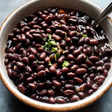 Savory Slow Cooker Black Beans: Perfect for Busy Chefs! 10 Slow Cooker Black Beans
