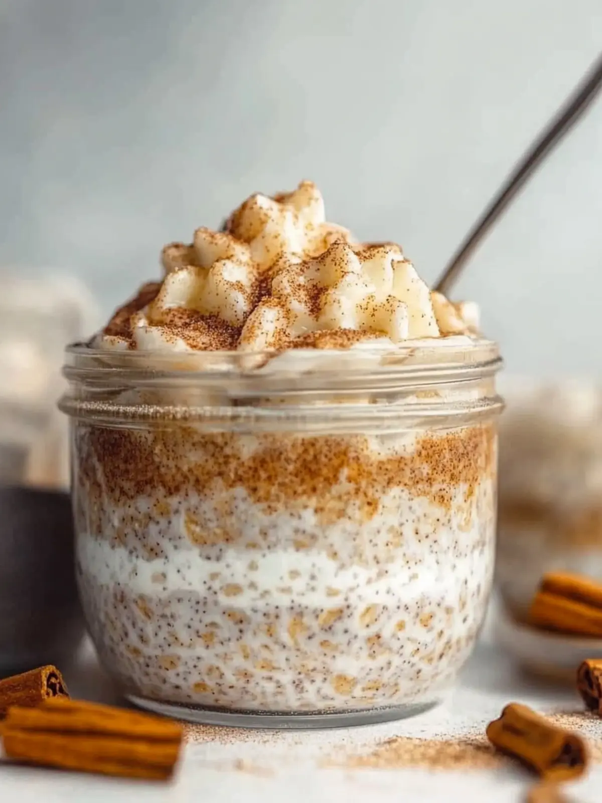 Cinnamon Roll Overnight Oats for a Sweet, Vegan Breakfast 2 Cinnamon Roll Overnight Oats