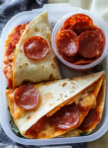 Pepperoni Pizzadillas