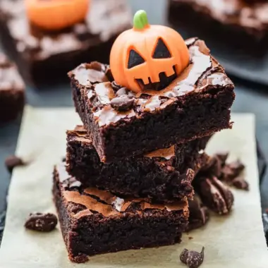 Spooktacular Halloween Brownies with Fun Green Frosting 9 Halloween Brownies