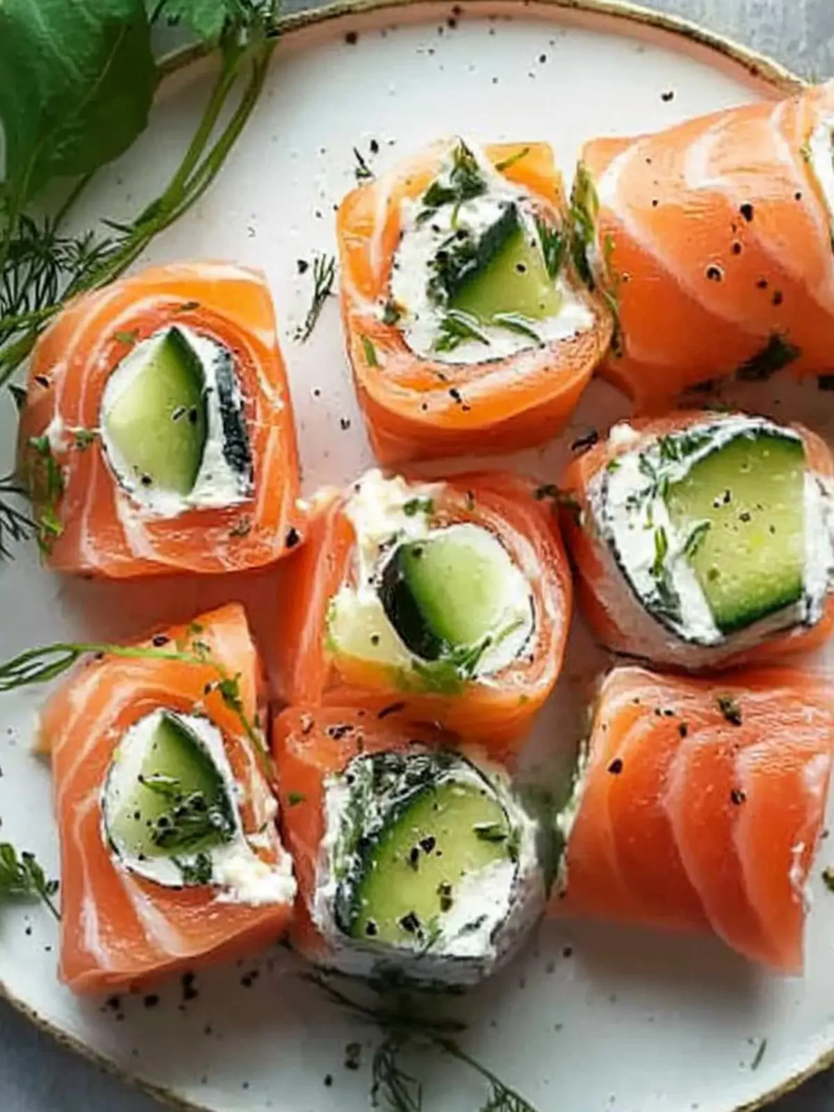 Savory Smoked Salmon Roll Ups: Quick Keto Appetizer Delight 4 Smoked Salmon Roll Ups